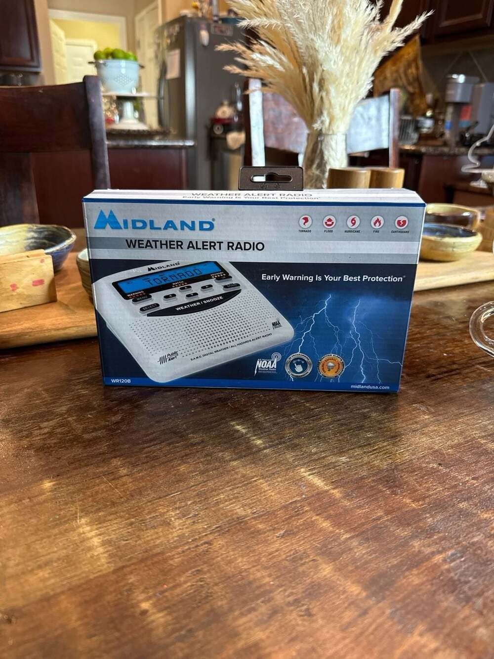 Midland WR120B NOAA Digital Weather Alert Radio with S.A.M.E. Technology